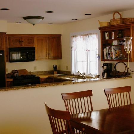 Maple Hill Farm Bed & Breakfast New London Exterior photo