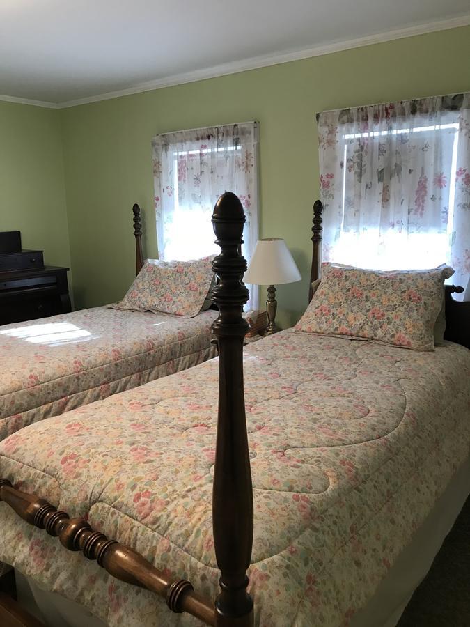 Maple Hill Farm Bed & Breakfast New London Exterior photo