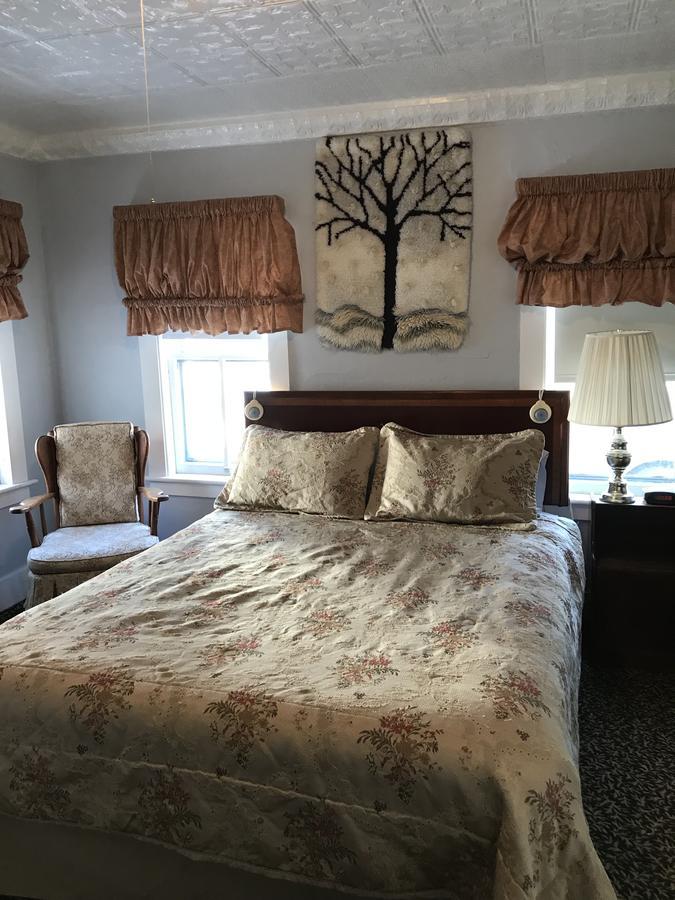 Maple Hill Farm Bed & Breakfast New London Exterior photo