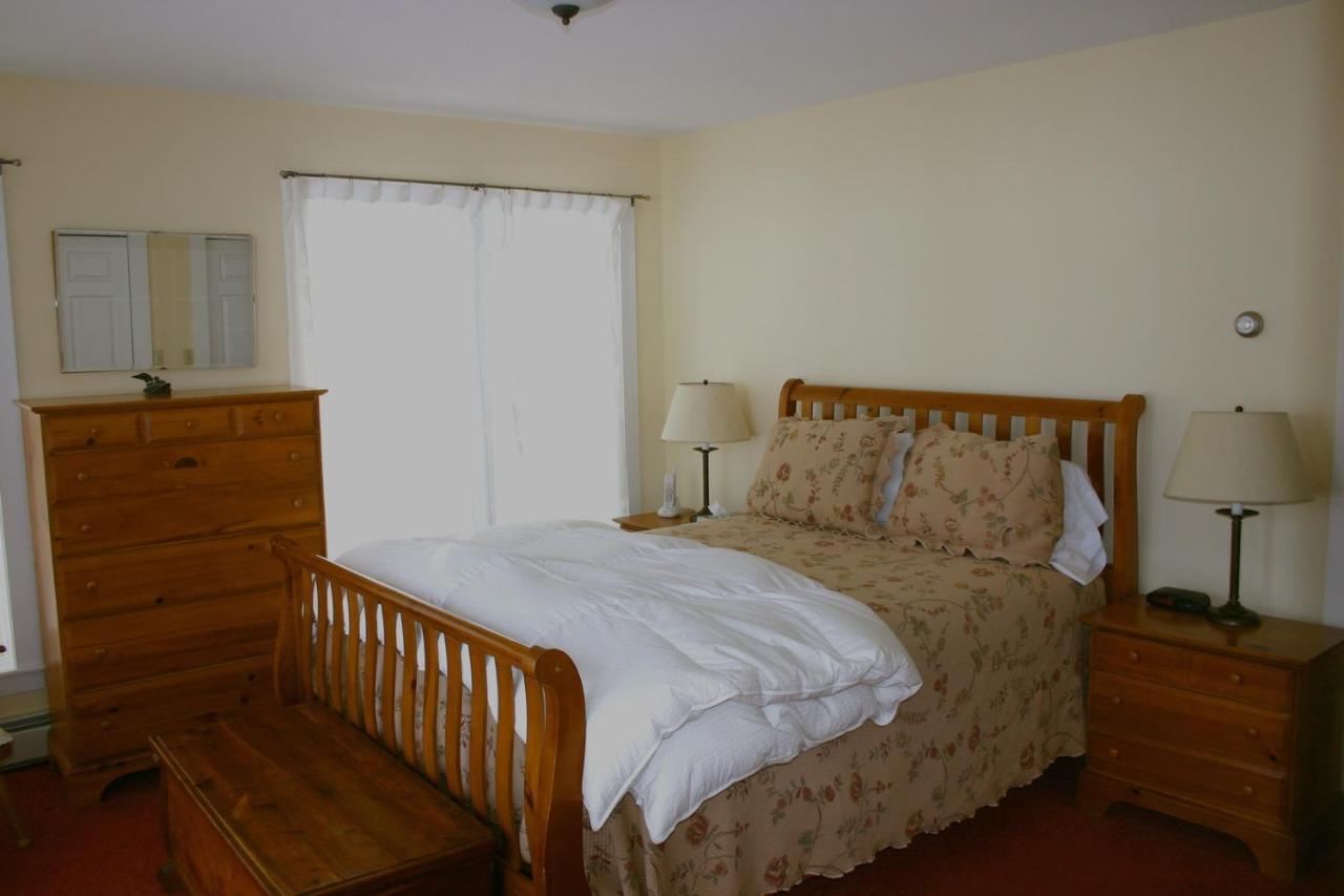 Maple Hill Farm Bed & Breakfast New London Exterior photo