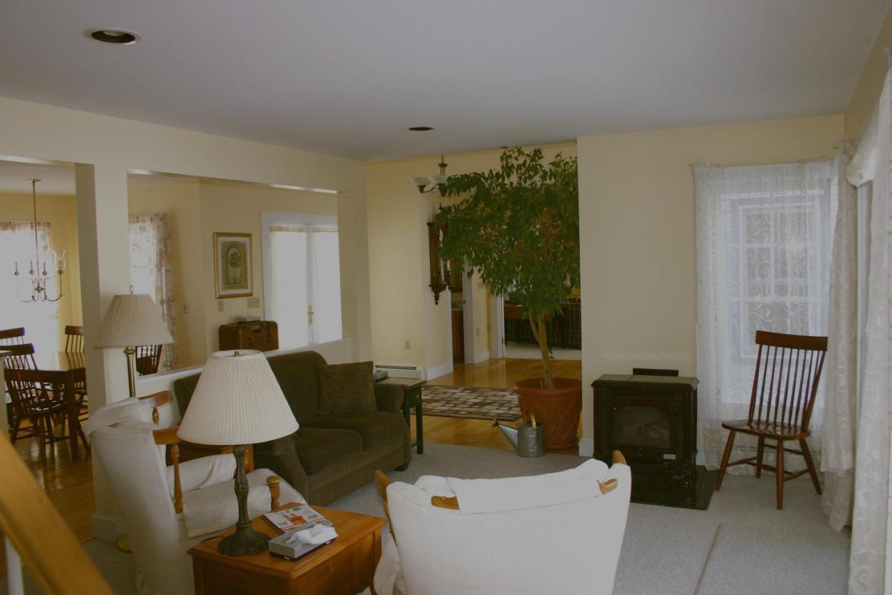 Maple Hill Farm Bed & Breakfast New London Exterior photo
