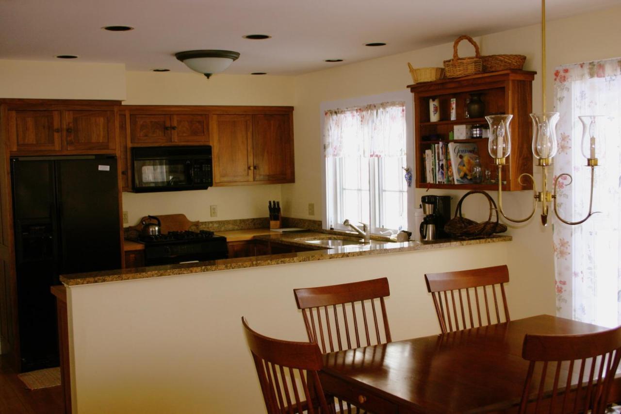 Maple Hill Farm Bed & Breakfast New London Exterior photo